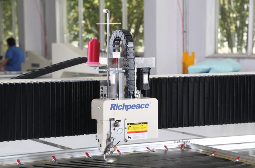 富怡全自動大面積皮革縫紉機(jī)