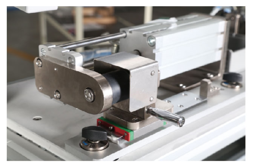 富怡汽車天窗卷陽簾涂油預(yù)緊臺