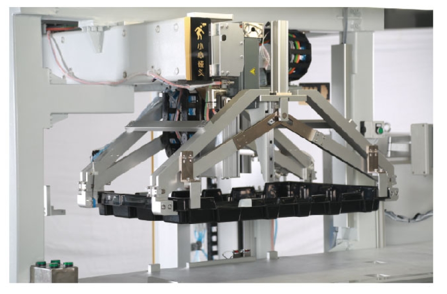 富怡汽車天窗卷陽(yáng)簾碼垛站