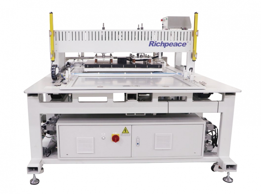 富怡全自動(dòng)沖、復(fù)、縫、繡生產(chǎn)線