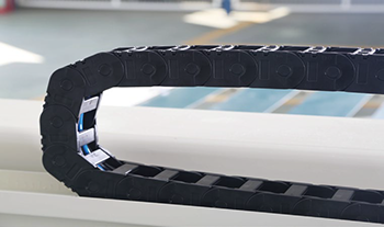 富怡框式電腦絎縫機(jī)（撐布帶機(jī)型）法式上料臺