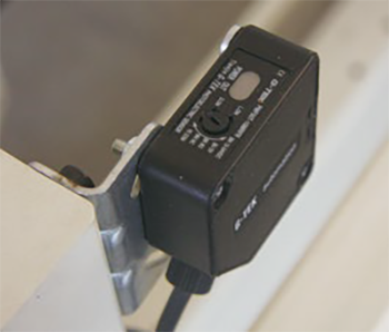 富怡框式電腦絎縫機(jī)（撐布帶機(jī)型）法式上料臺